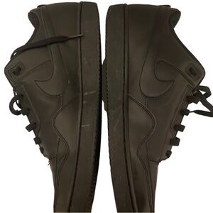 Nike Low Top Sneakers - Mens Size 12 - Very Good Condition